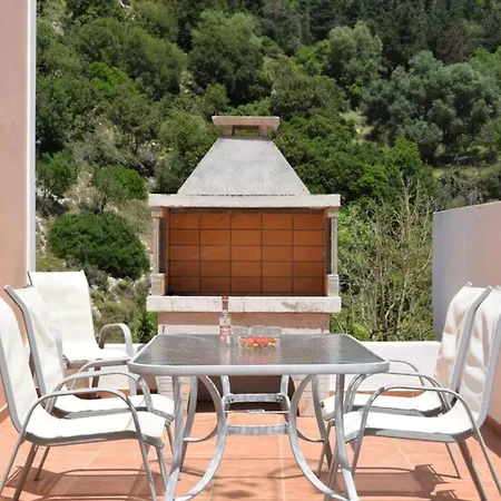 Villa With Outdoor Jacuzzi