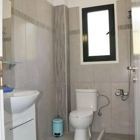 Villa With Outdoor Jacuzzi *