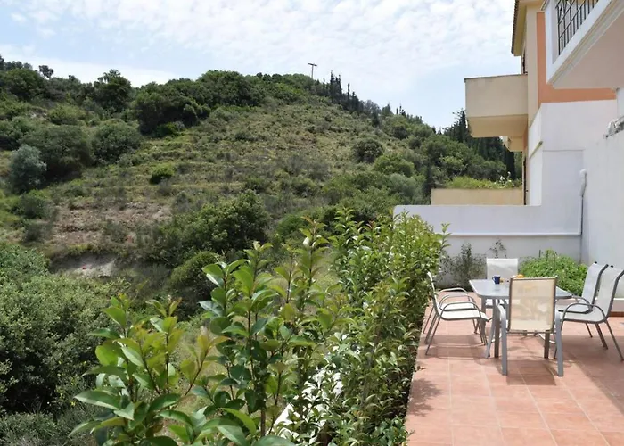 With Outdoor Jacuzzi Villa *