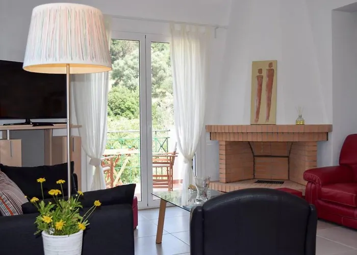 With Outdoor Jacuzzi Divarata