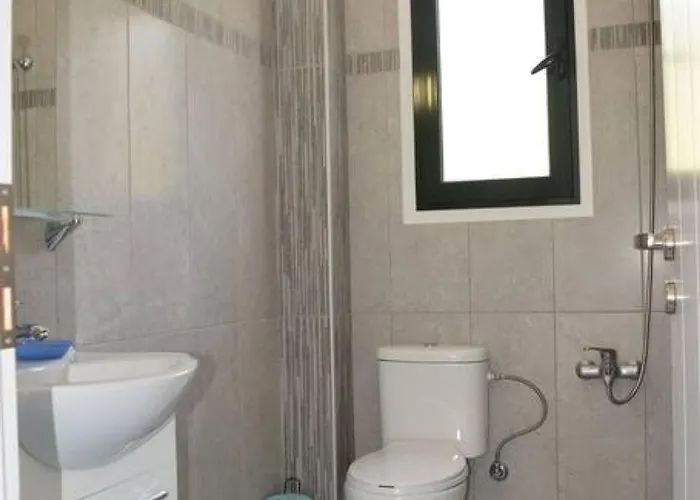 Villa With Outdoor Jacuzzi *