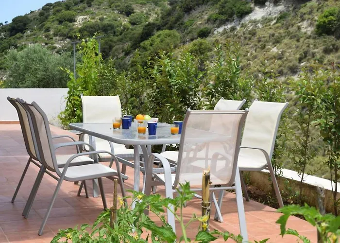 Villa With Outdoor Jacuzzi